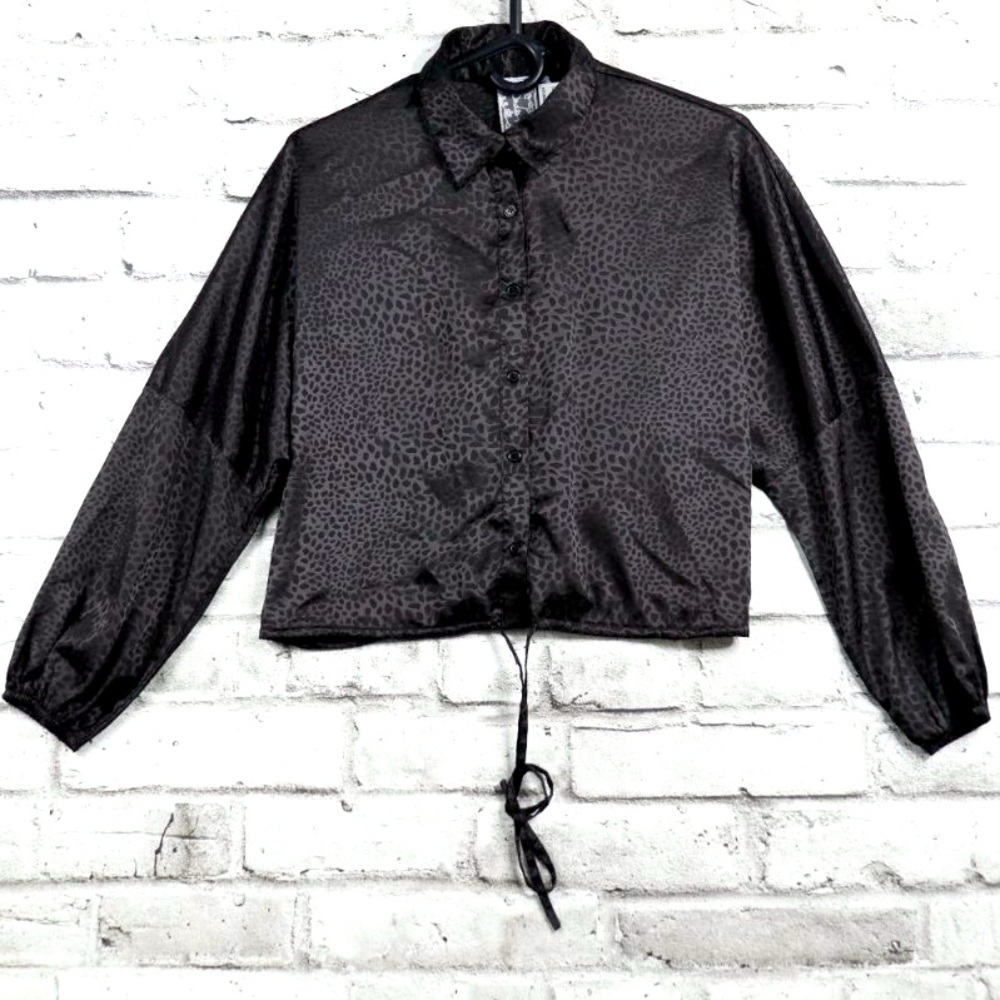 Sadie & Sage Blouse Shirt Crop Top Black on Black Pattern Petite Size Small